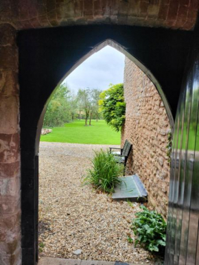 Beautiful One Bed Studio Flat - Dog Friendly